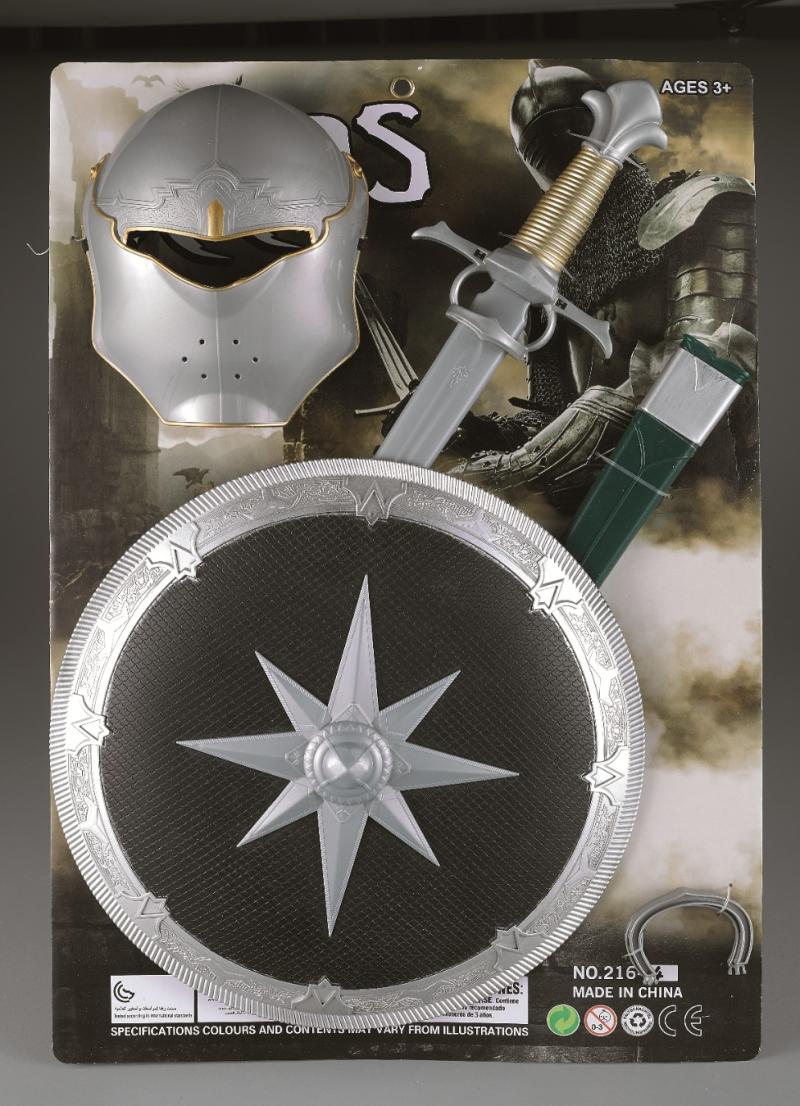 Set chevalier avec épée et fourreau